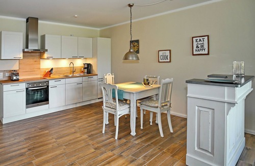 Heiligendamm Apartment | Vacation apartment 03 Linden-Palais Heiligendamm - 2 rooms, close to the beach & sea view for