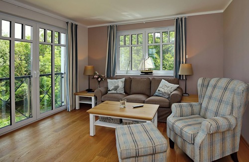 Heiligendamm Apartment | Vacation apartment for up to 4 people + dog with lake view, two balconies & beach