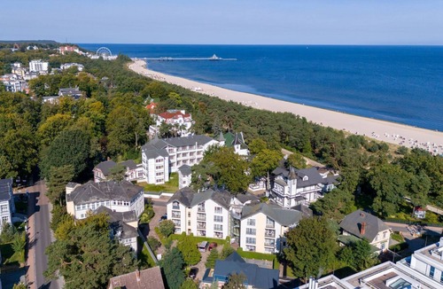 Ahlbeck Apartment | Vacation apartment including underground parking and seasonal beach chair - only 100 m to the Baltic Sea!