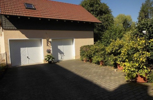 Zeyern Apartment | Vacation apartment (90sqm) with garden and pavilion