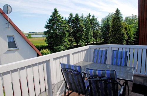 Middelhagen Apartment | Vacation apartment Rügen with lake view and sunny balcony - Ferienwohnungen an der