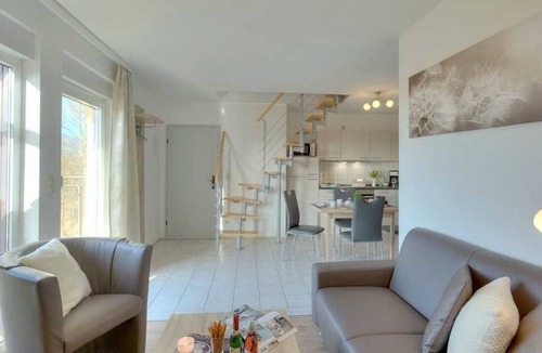 Trassenheide Apartment | Vacation apartment Hedy on the upper floor - Ferienwohnungen Wiesenblick