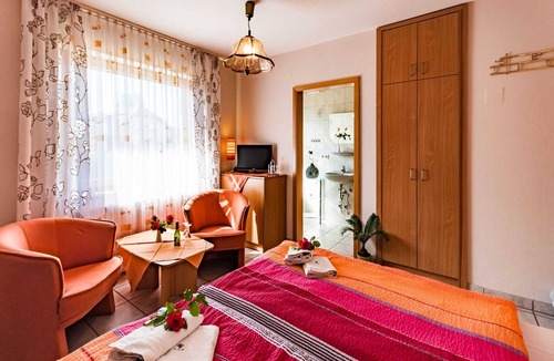 Trassenheide Bed & Breakfast | Vacation apartment 2 - Family-run guesthouse & vacation apartments Fischer-Haus