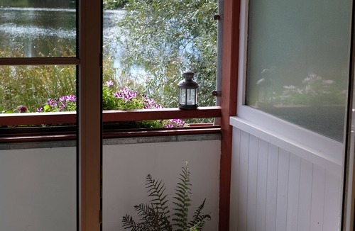 Rothkreuz Apartment | Vacation apartment directly on the Weissensberger Weiher near Lindau