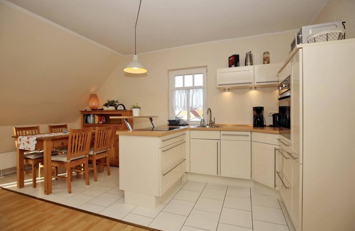 Wittenbeck Apartment | Vacation apartment in Wittenbeck - quiet location, 2 floors, only a few minutes to the east coast