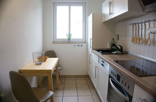 Gohren Apartment | Vacation apartment in a central location and with balcony - Villa Karola FeWo 18