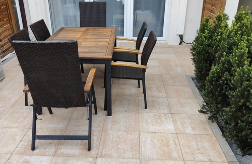 Sanderau House | Vacation apartment in Würzburg city on the ground floor with terrace including parking spaces