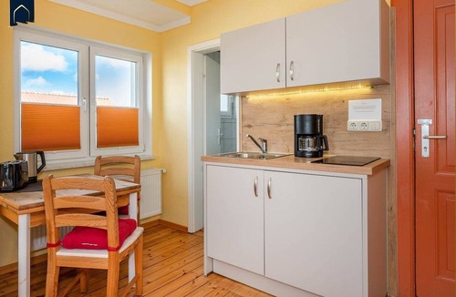 Zinnowitz Apartment | Vacation apartment in Zinnowitz with garden - close to the beach & ideal for 2 people - Villa