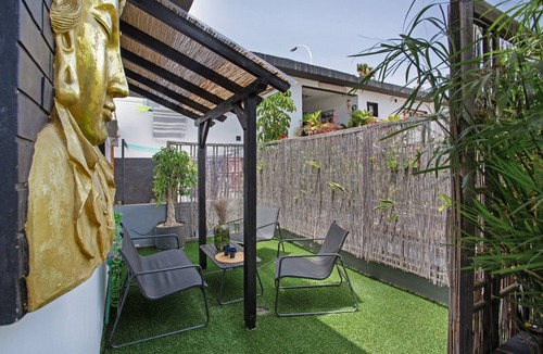 San Cristobal de La Laguna Apartment | Vacation Apartment 'Loft La Laguna' with Shared Terrace, Shared Garden and Wi-Fi