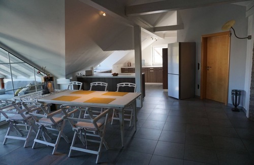 Duerrwangen Apartment | Vacation apartment with conservatory, in a quiet location with outdoor seating for 4 pers.