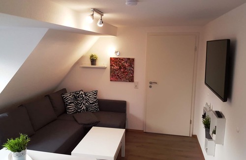 Sudstadt Apartment | Vacation apartment with 3 separate bedrooms! Subway connection! Free WLAN
