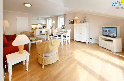 Gohren Apartment | "Vacation at Haus am Hövt: Spacious vacation apartment for the whole family!"
