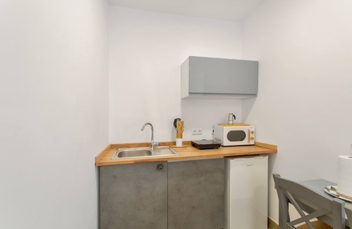 Los Portales Apartment | Vacation 'Bastion Del Drago - 4' with Mountain View, Shared Terrace and Wi-Fi