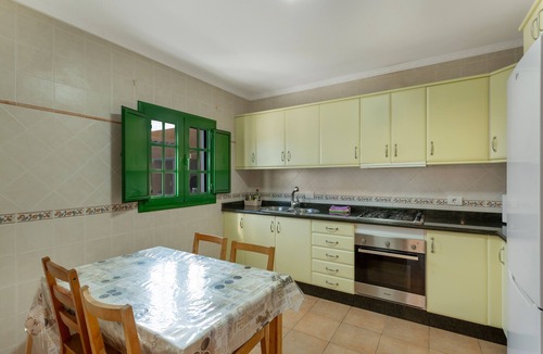 Galdar Villa | Vacation 'Casa El Salitre' with Mountain View, Private Pool and Wi-Fi