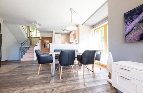 Sonnenbichl House | Vacation home "Adlerhorst" in Garmisch-Partenkirchen