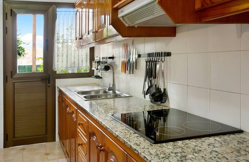 La Solana Villa | Vacation Home "Casa Juani" with Mountain View, Pool, Wi-Fi, Terraces & Garden