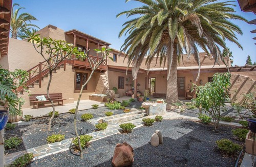 Tetir House | Vacation Home 'Casa Miranda - 2' with Mountain View, Shared Terrace and Wi-Fi