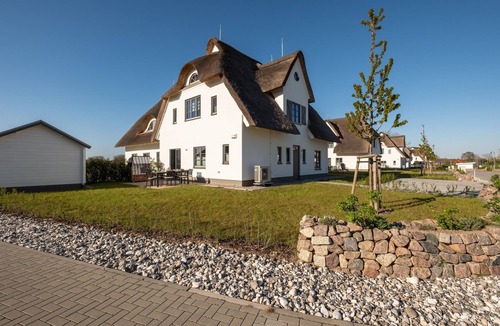 Stolpe b. Anklam Cottage | Vacation home Gustav Mahler 24 - Inseldomizil Stolpe - Vacation under thatch on Usedom