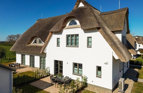 Stolpe b. Anklam Cottage | Vacation home Ludwig van Beethoven 28 - Inseldomizil Stolpe - Vacation under thatch on