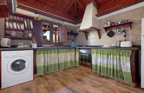 Icod de los Vinos House | Vacation Home "Casas Rurales Los Guinderos" with Mountain View