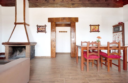 Icod de los Vinos House | Vacation Home "Casa Rural Romance" with Sea View, Jacuzzi & Wi-Fi