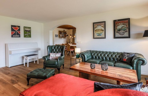 Eck House | Vacation home for up to 10 people with 4 bedrooms, 210m², large garden