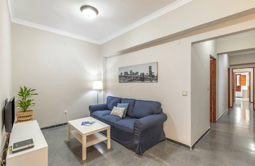 Galdar House | Vacation Home 'Gáldar-centro' with Private Terrace, Balcony, and Wi-Fi
