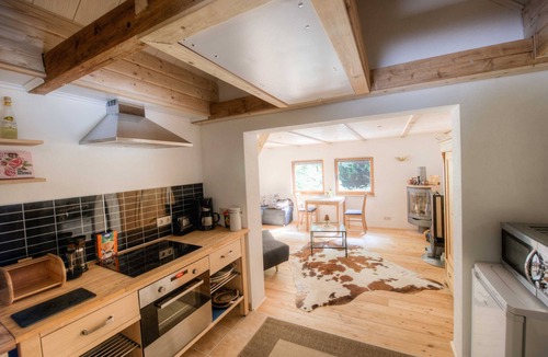 Oppach Cabin | Vacation home Jägerhaus Oppach (secluded location with lake) - Private accommodation Oppach
