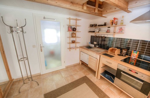 Oppach Cabin | Vacation home Jägerhaus Oppach (secluded location with lake) - Private accommodation Oppach