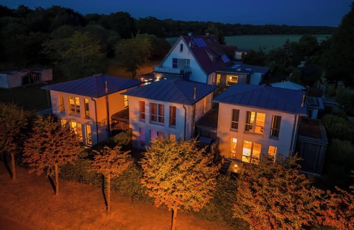 Heiligendamm House | Vacation home "Lavendel" with sauna, fireplace & terrace - quiet location for 4 people