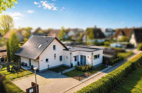 Borgerende House | Vacation home near the beach in Börgerende - ideal for families and groups of up to 6 people