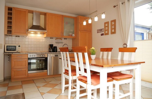 Kaltenhof House | Vacation home "Robby 2" on the island of Poel - only 600 meters from the beach