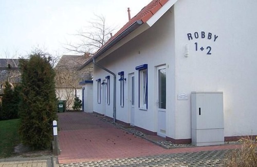 Kaltenhof House | Vacation home "Robby 2" on the island of Poel - only 600 meters from the beach