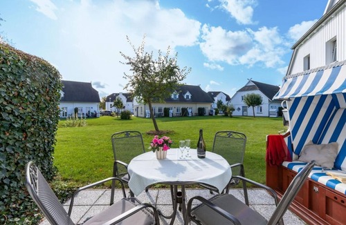 Nienhagen House | Vacation home Usedom 18d in Ostseeferienpark Seepferdchen with terrace and garden