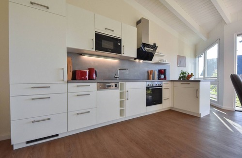 Ahlbeck House | Vacation home Wiesenblick - with large garden and two residential units