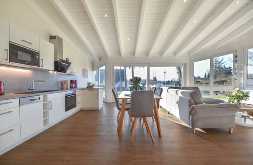 Ahlbeck House | Vacation home Wiesenblick - with large garden and two residential units