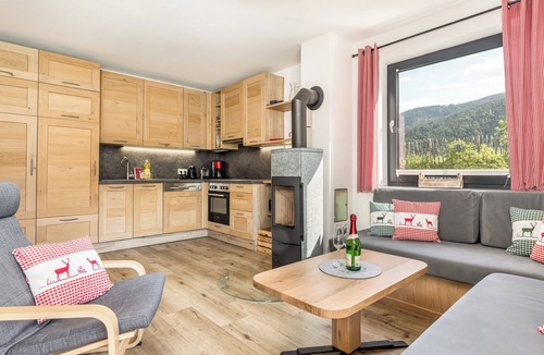 Inzell Apartment | Vacation home with pool for 6 people, 3 bedrooms, 128m²