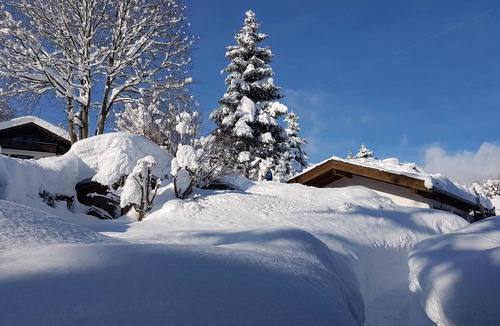 Kruen Apartment | Vacation Rental 1 Soiernblick Krün Bärnbichl with a magnificent mountain view & 2 balconies