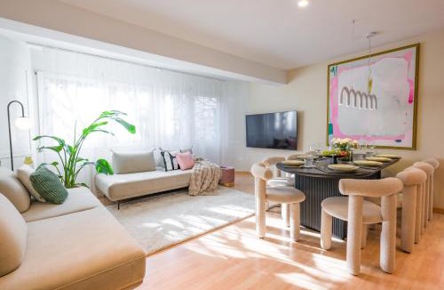 Augustenstraße Apartment | Valemi NEW Premium & Huge, 2Bathroom, SuperCentral, FreeParking, up to 8-16 Guests