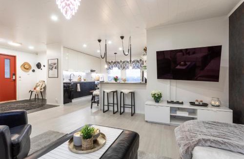 Rovaniemi Ski Chalet | Vasko Luxurious Suites, Firefox
