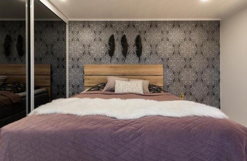 Rovaniemi Ski Chalet | Vasko Luxurious Suites, Firefox