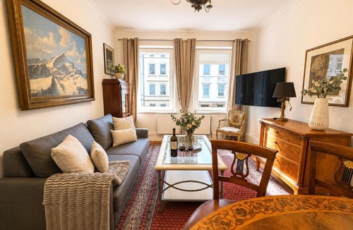 St Lorenz Apartment | Velmora Boutique Suites - Vintage Design Apartment in Altstadtnähe