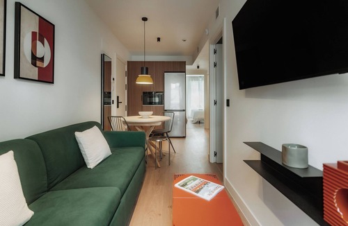 Puente de Vallecas Apartment | Via Monte Apartments by Olala Homes