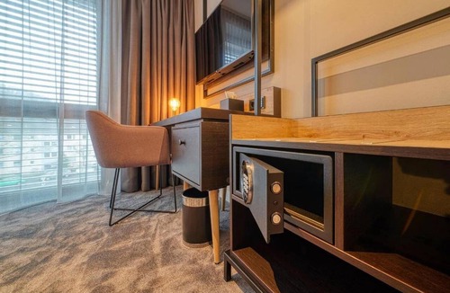 Godesberg-Nord Apartment | Vienna House Easy Bonn by Sunday Accessible Room
