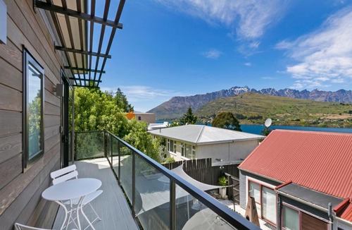 Queenstown Apartment | Views