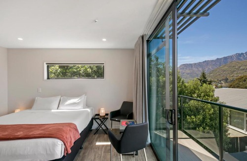 Queenstown Apartment | Views