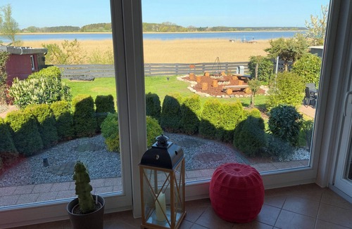 Molschow House | VILLA AM PEENE-UFER *Waterfront location *House/property for sole use *Idyllic*