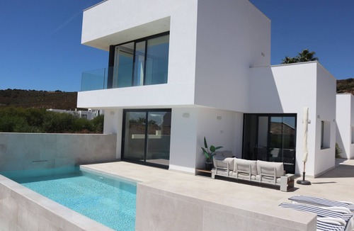 San Roque Villa | Villa 'Bella Vista' with Sea View, Wi-Fi and Air Conditioning