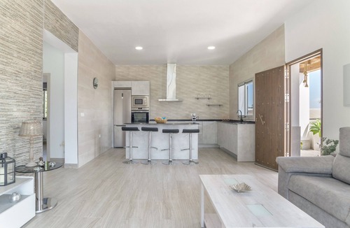 Brena y Marismas de Barbate Natural Park House | Villa 'El Olivar 1' with Mountain Views, Wi-Fi and Air Conditioning