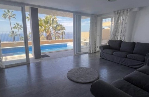 San Eugenio Villa | Villa Elanora